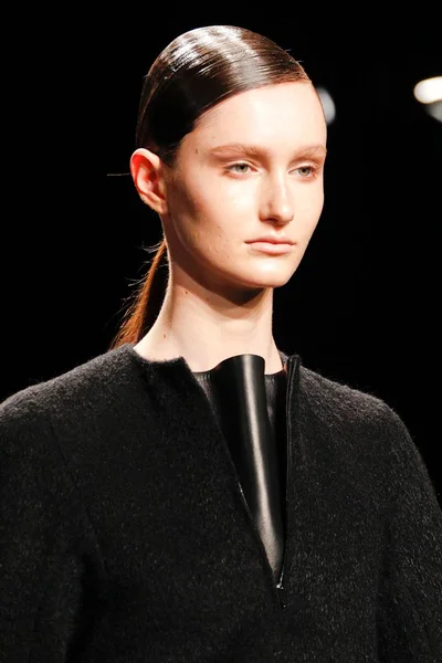 Look 10